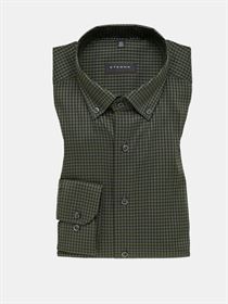Eterna grønternet twill skjorte med modern button-down krave. Modern Fit 4051 46 X18U